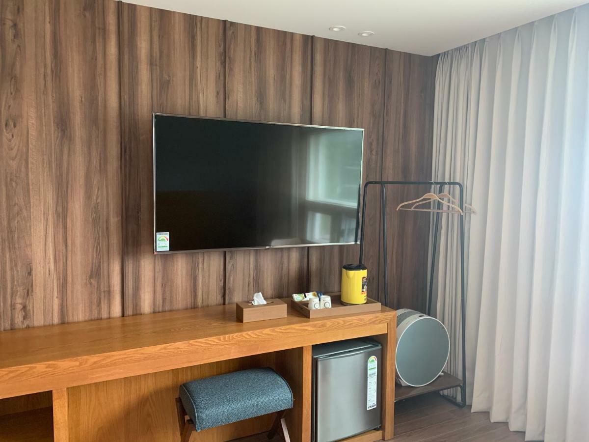 Am Ort Hotel Йосу Экстерьер фото